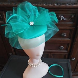 Elegant British Pillbox Hat Lace Veil NWT Church Tea Brunch Party